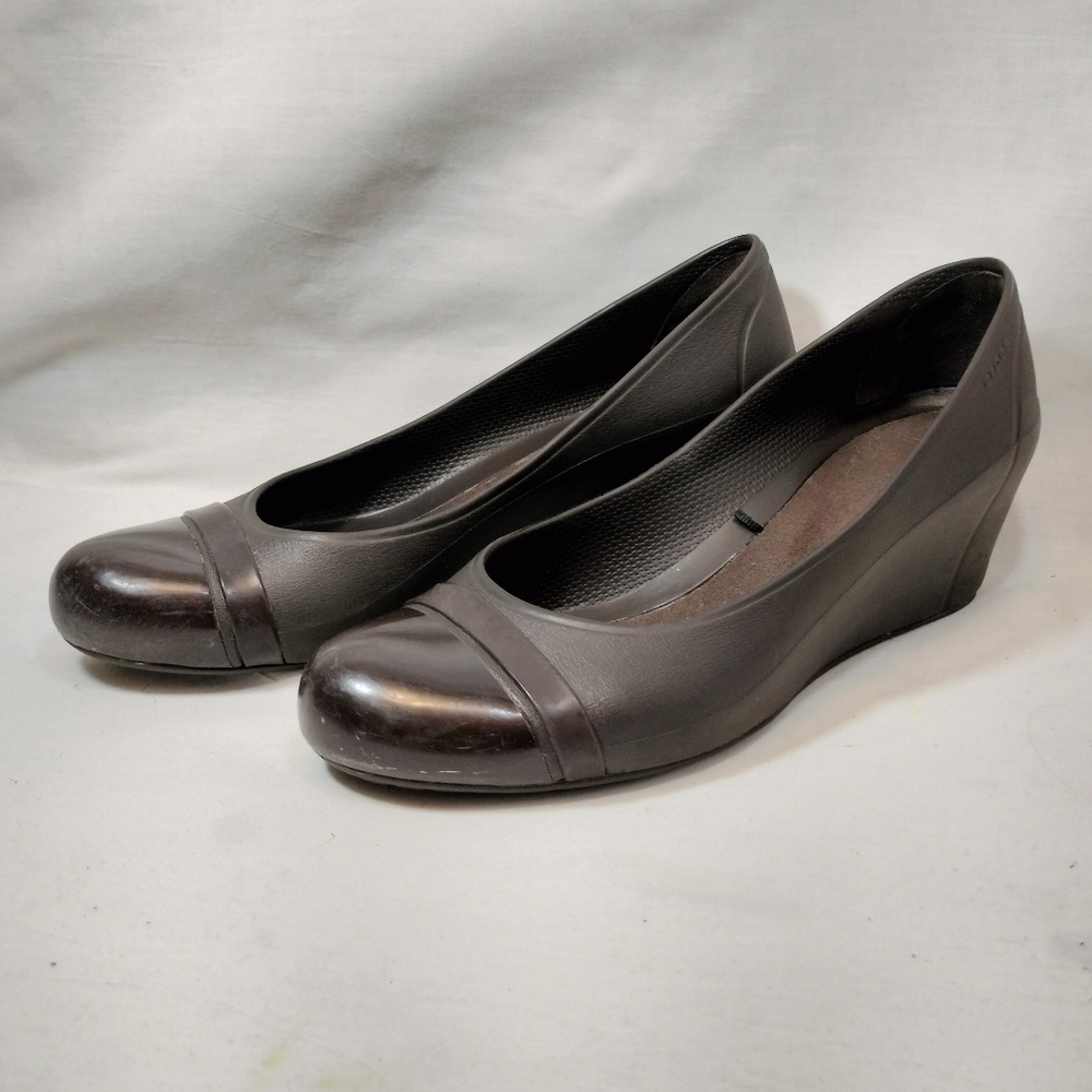 CROCS Cap Toe Wedge Pumps Brown/Espresso Comfort Heels‎